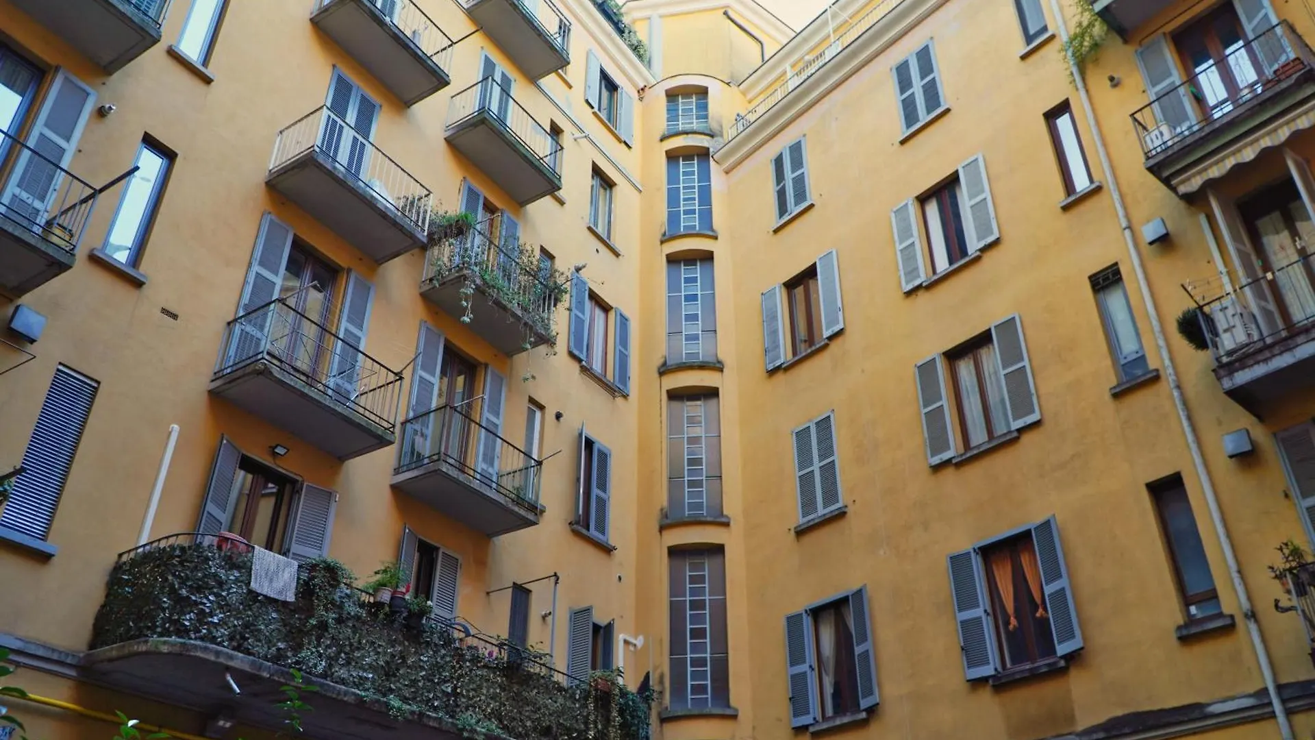 Apartment Charming Darsena Suite - Amazing Position Next To Navigli Milan