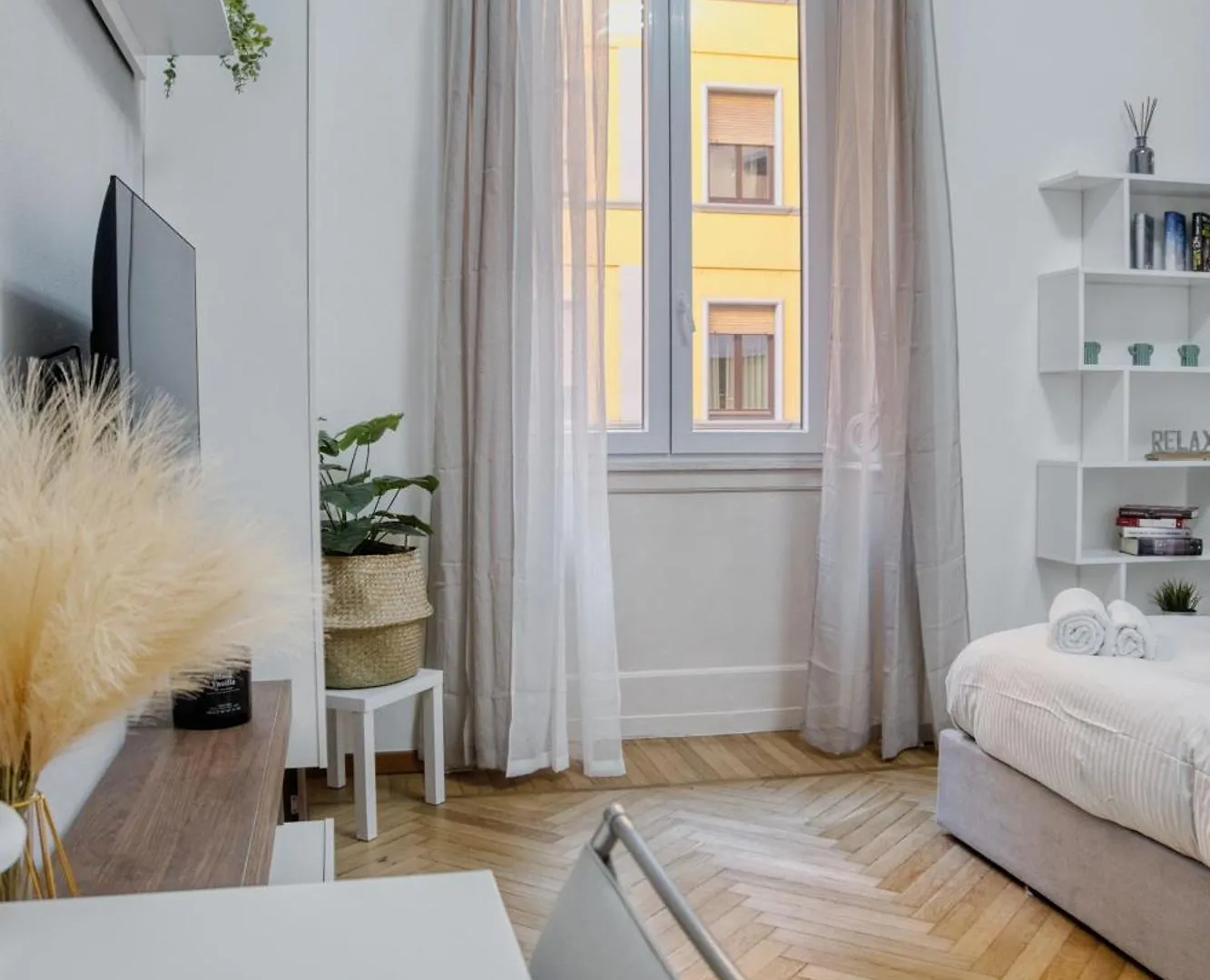 Charming Darsena Suite - Amazing Position Next To Navigli Milan 0*,  Italy